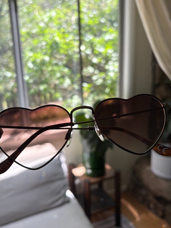 Foster Grant Only Love Here heart sunglasses main image 4
